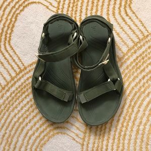 Teva Hurricane XL